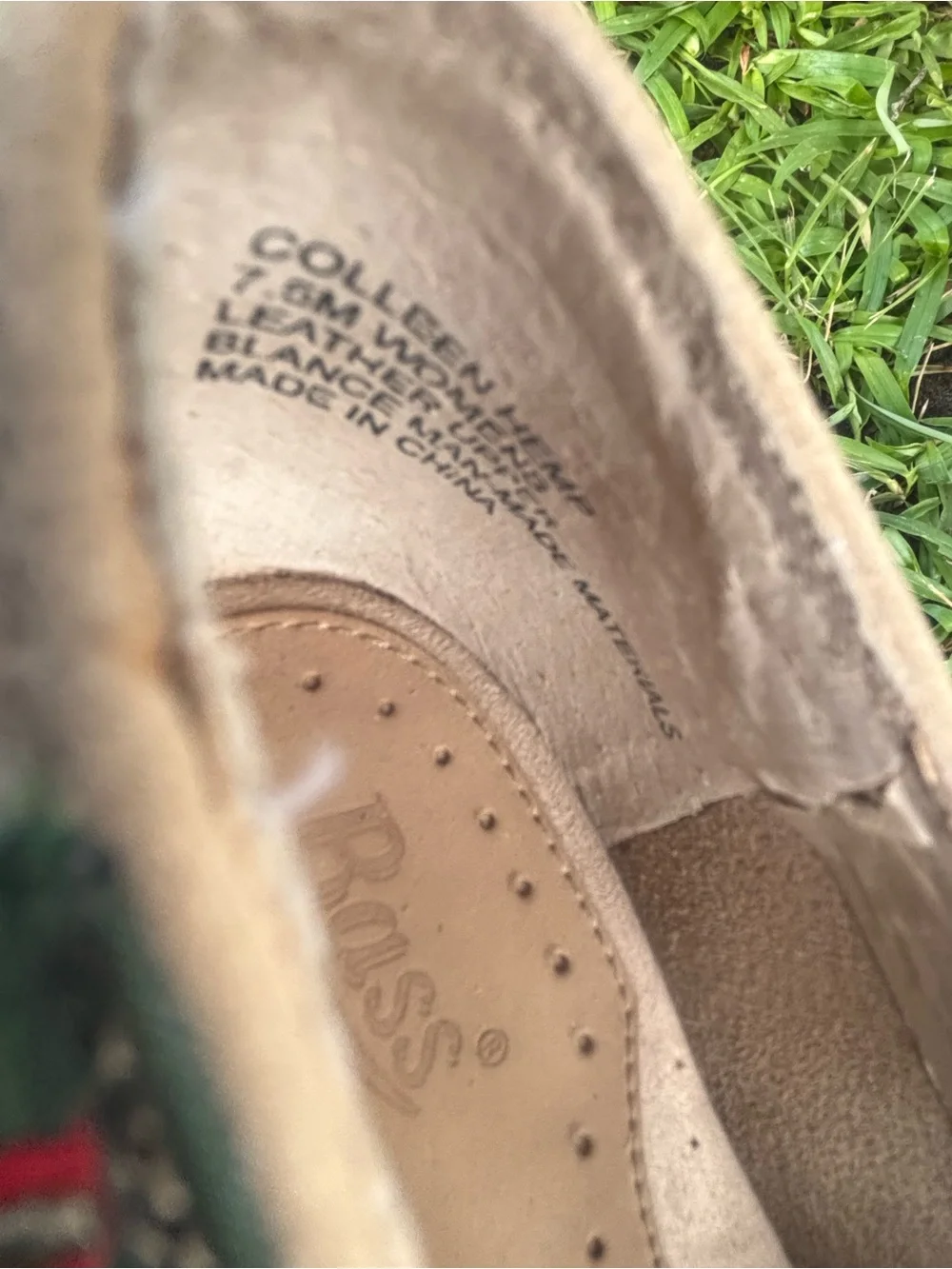 Leather Bass Colleen Hemp huarache-style loafers are a women's size 7.5